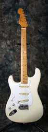Fender Japan ST57-600.jpg